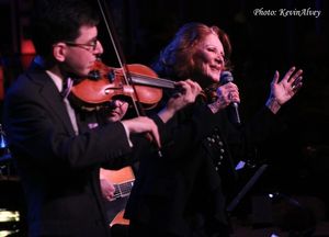 Aaron Weinstein and Linda Lavin @ BroadwayWorld Aaron Weinstein and Linda Lavin Photo