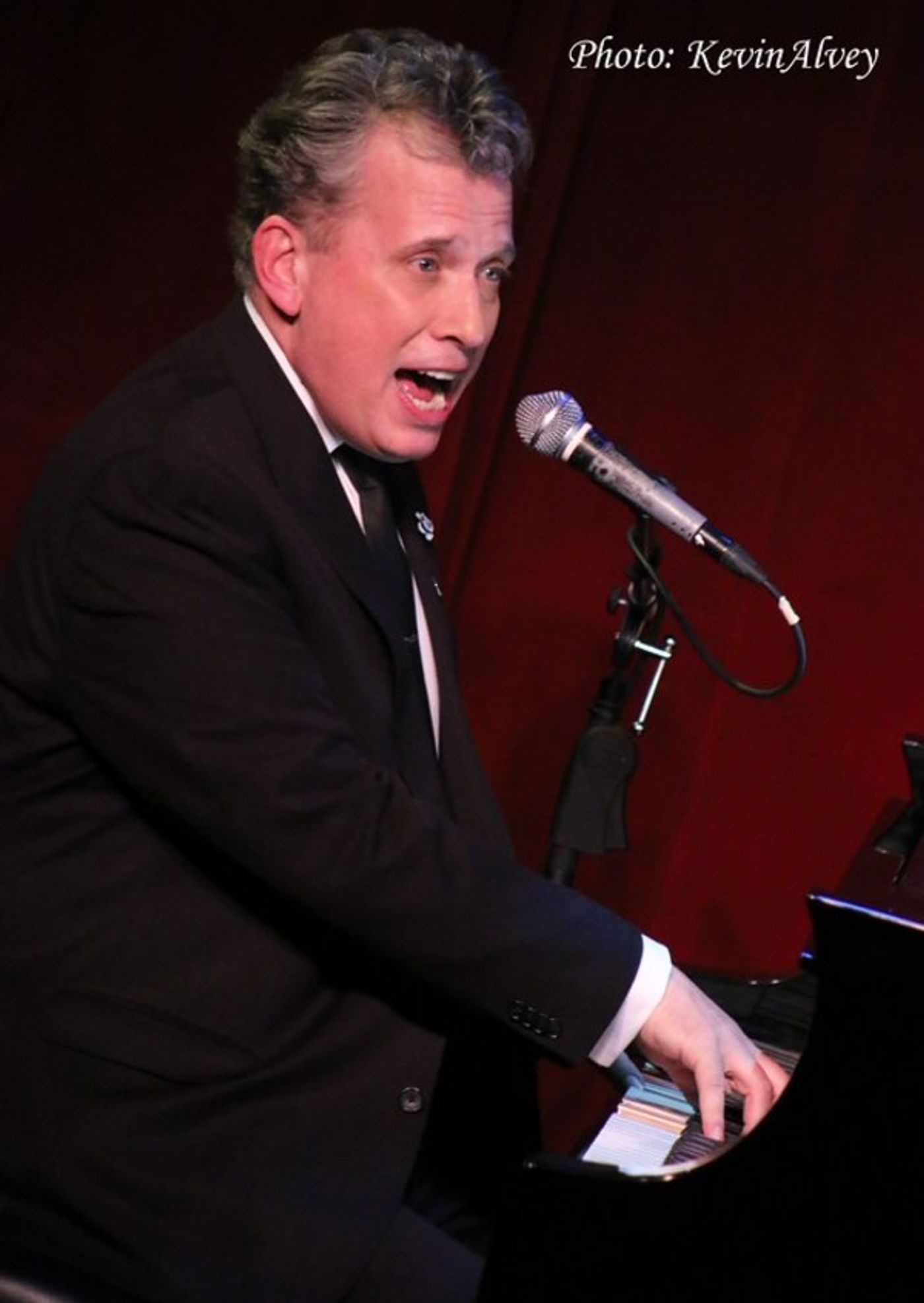 Photo Flash: Linda Lavin Plays Her 'FIRST FAREWELL CONCERT' at Birdland  Image