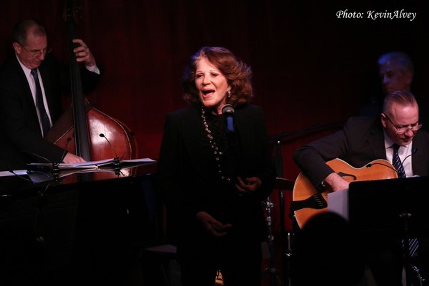 Photo Flash: Linda Lavin Plays Her 'FIRST FAREWELL CONCERT' at Birdland  Image