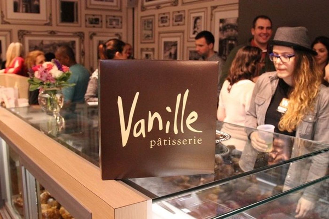 Photo Flash: Chicago Patisserie Vanille Opens New Location in Lakeview  Image
