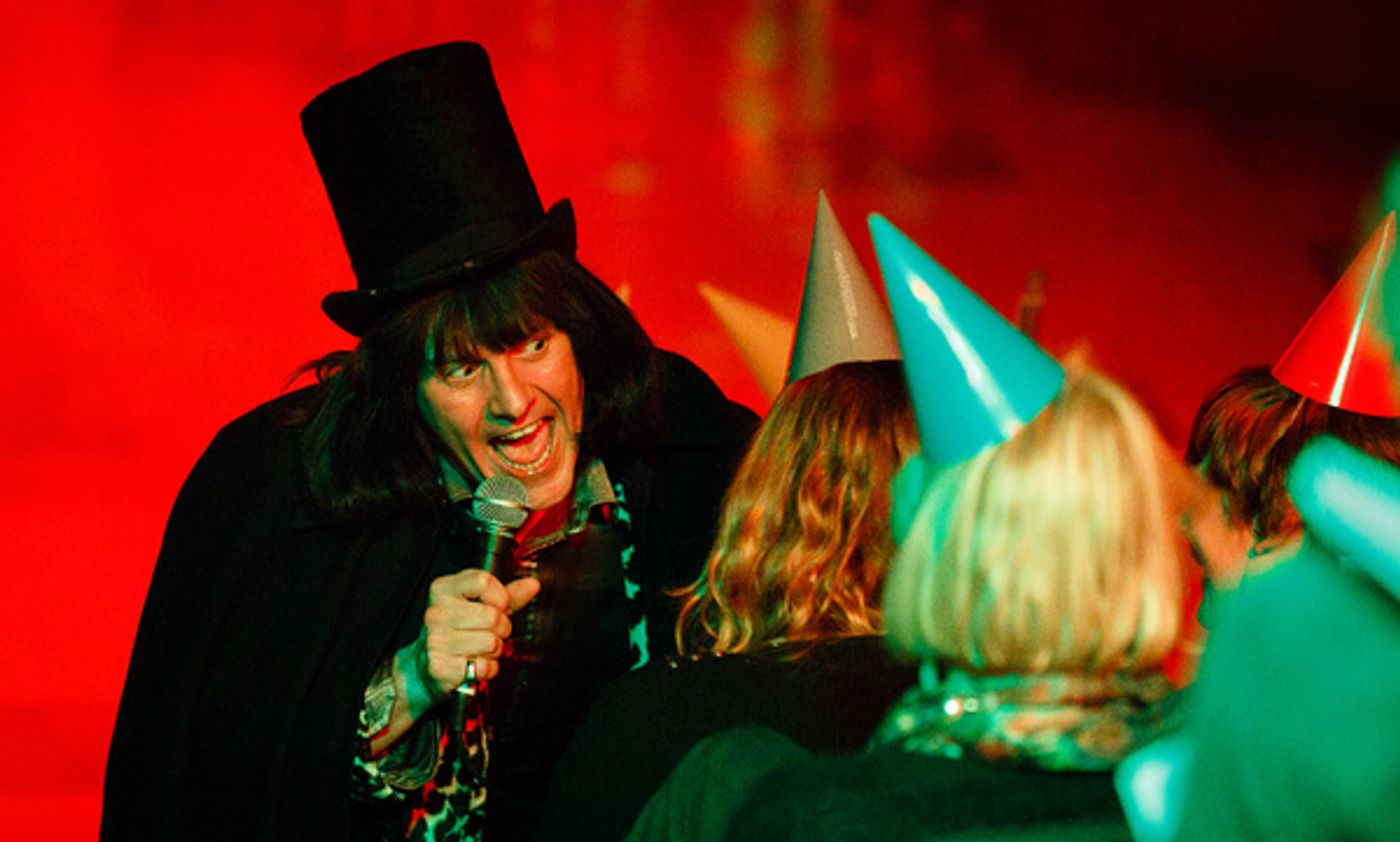 Photo Flash: First Look at MONSTER RAVING LOONY, Opening Tonight at Theatre Royal Plymouth  Image