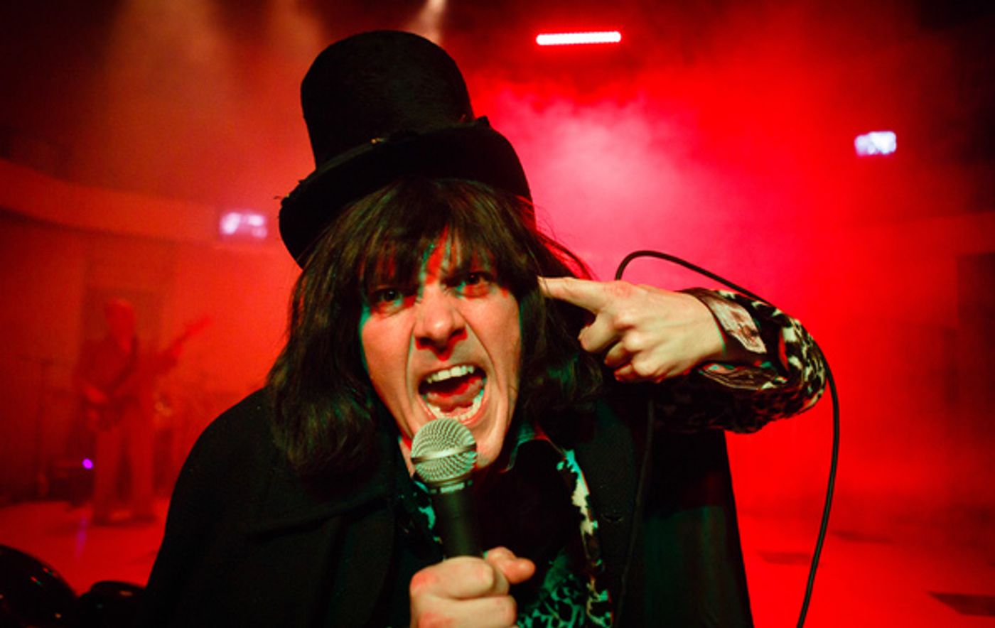 Photo Flash: First Look at MONSTER RAVING LOONY, Opening Tonight at Theatre Royal Plymouth  Image