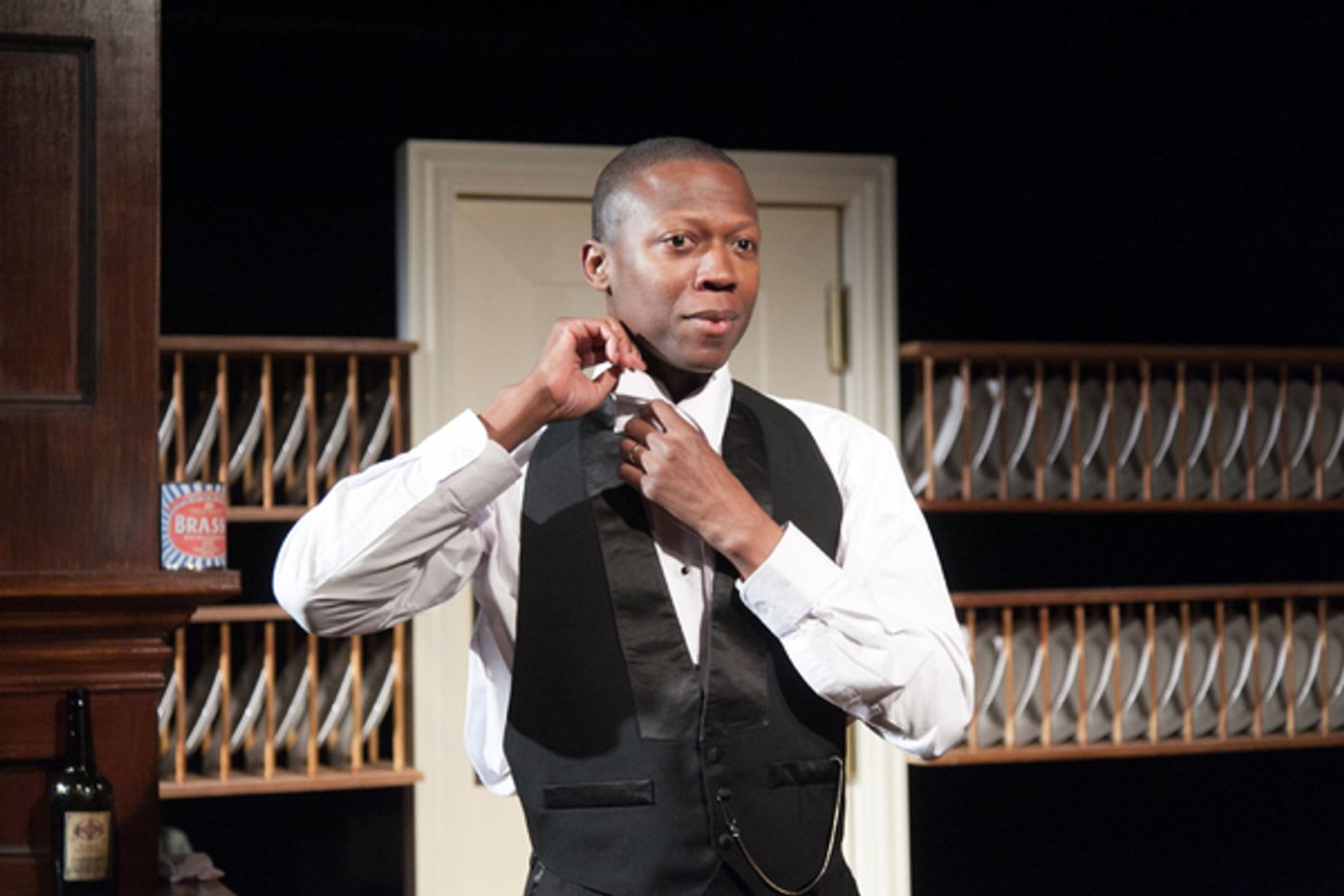 Photo Flash: First Look at LOOKING OVER THE PRESIDENT'S SHOULDER at American Blues Theater  Image