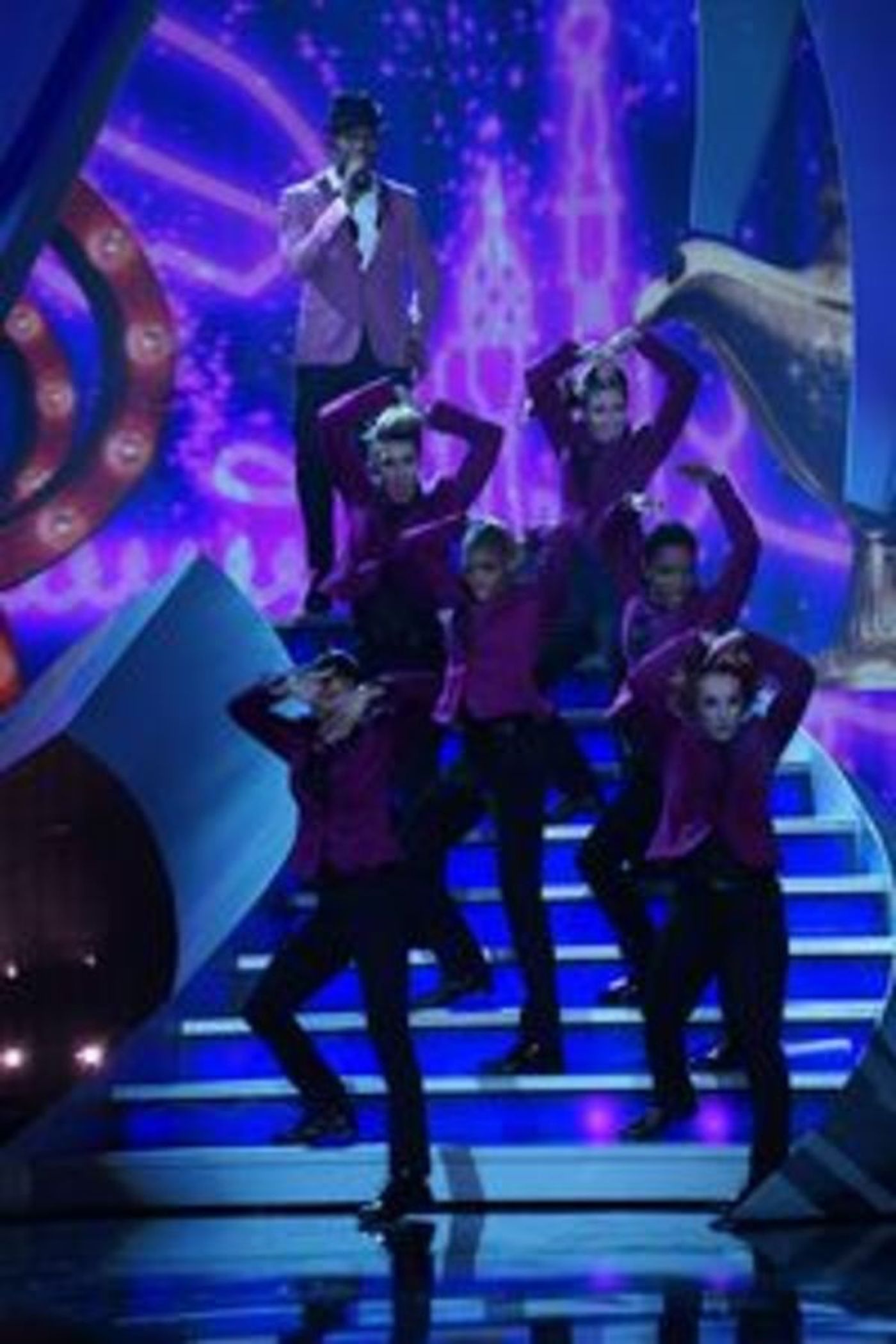 Photo Flash: First Look - Idina Menzel, Josh Gad & More on ABC's DISNEYLAND 60  Image