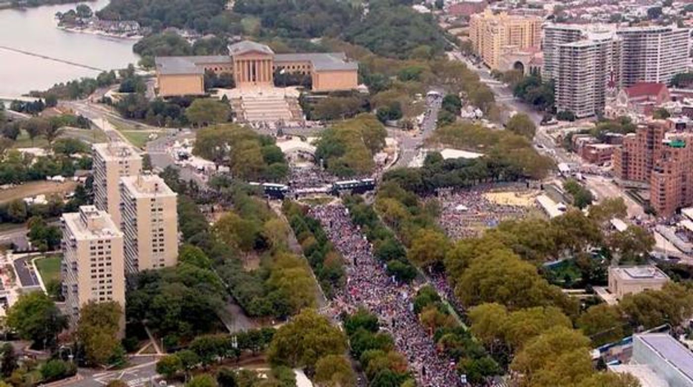Photo Flash: Tenor Anthony Kearns Sings at Pre-Mass Concert for Pope Francis  Image