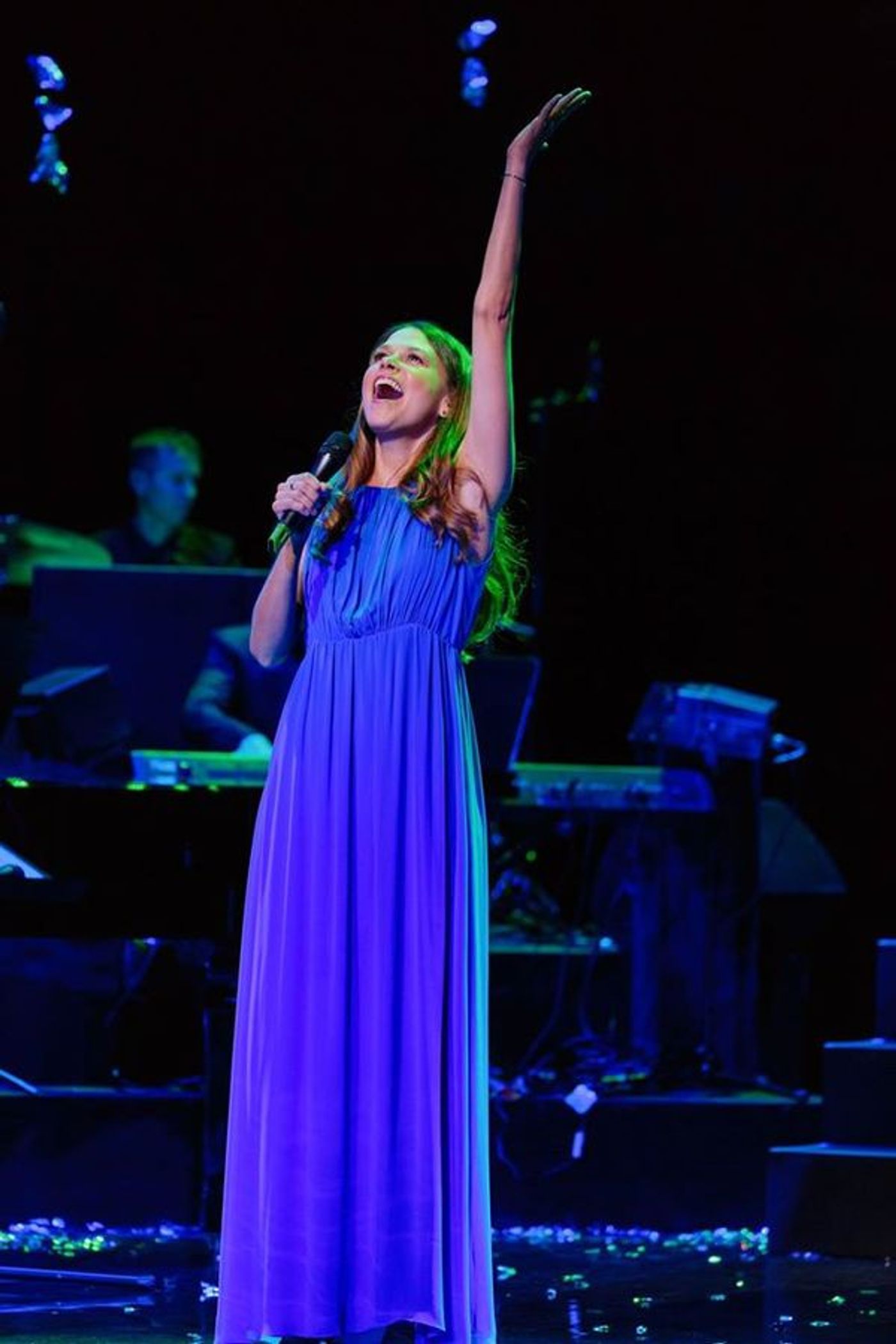 Photo Flash: Betty Buckley, Sutton Foster, Aaron Tveit & More Perform at DEFYING GRAVITY Down Under!  Image