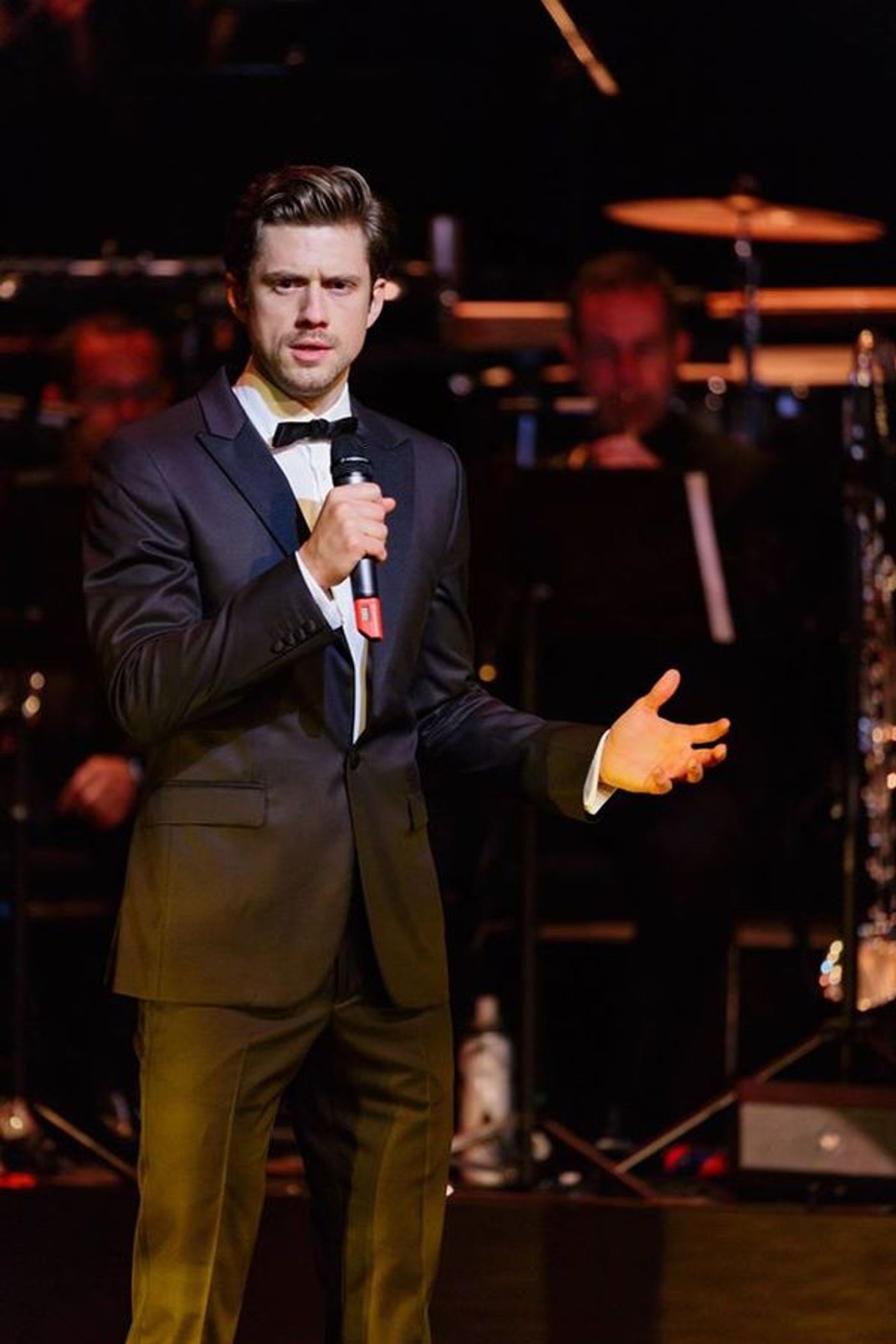 Photo Flash: Betty Buckley, Sutton Foster, Aaron Tveit & More Perform at DEFYING GRAVITY Down Under!  Image