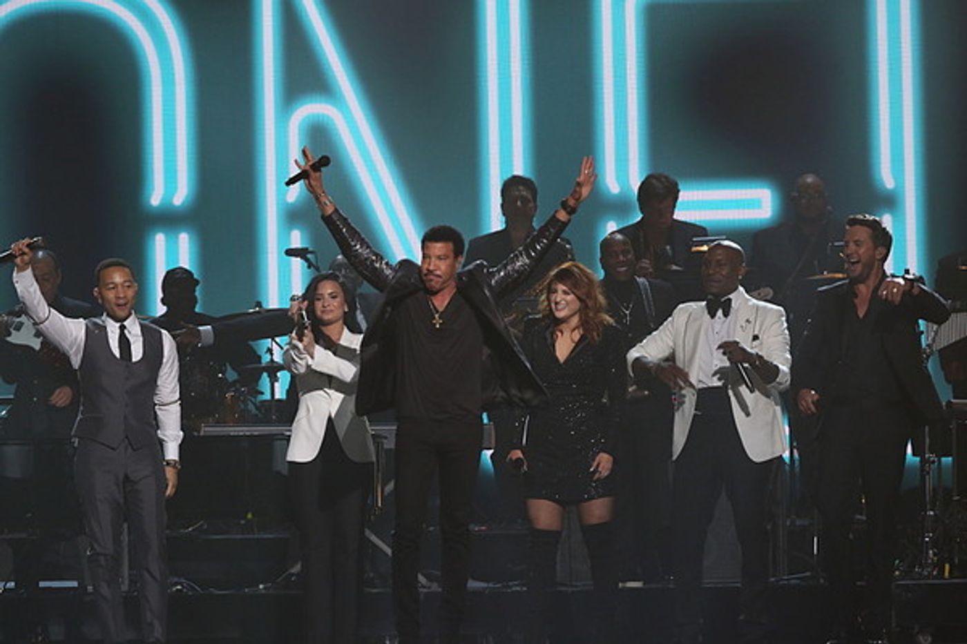 Photo Flash: Lady Gaga, Justin Bieber & More Among Highlights of 58th ANNUAL GRAMMY AWARDS  Image