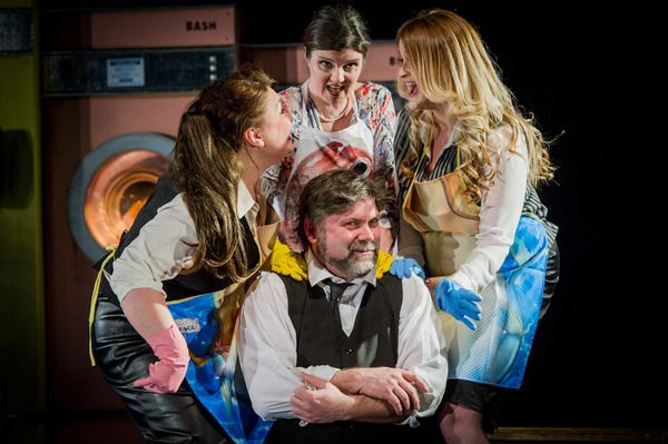 Anna Gregory, Harriet Williams, Mari Wyn Williams, Simon Thorpe (kneeling) Photo