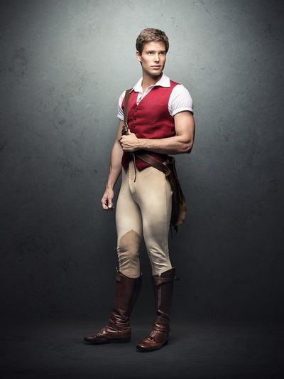 Jonatas Faro as Fiyero Photo
