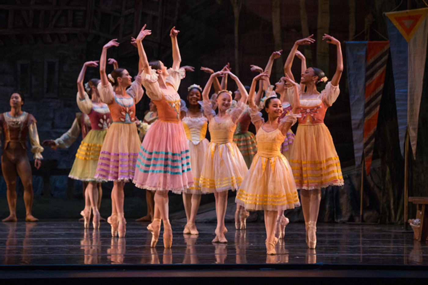 Photo Flash: First Look at Kansas City Ballet's SWAN LAKE, Opening Tonight Photo Flash: First Look at Kansas City Ballet's SWAN LAKE, Opening Tonight Image