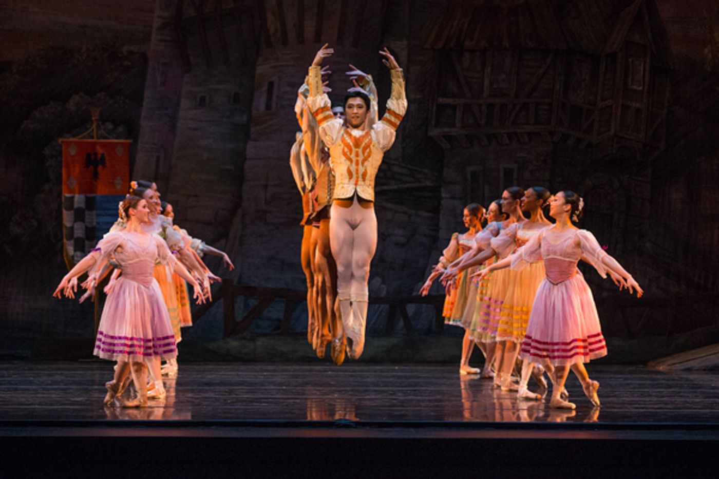 Photo Flash: First Look at Kansas City Ballet's SWAN LAKE, Opening Tonight Photo Flash: First Look at Kansas City Ballet's SWAN LAKE, Opening Tonight Image