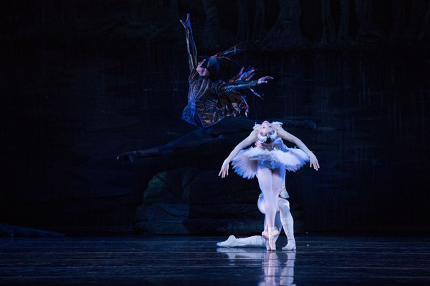 Photo Flash: First Look at Kansas City Ballet's SWAN LAKE, Opening Tonight Photo Flash: First Look at Kansas City Ballet's SWAN LAKE, Opening Tonight Image