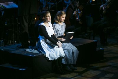 Daisy Egan and Sydney Lucas Photo