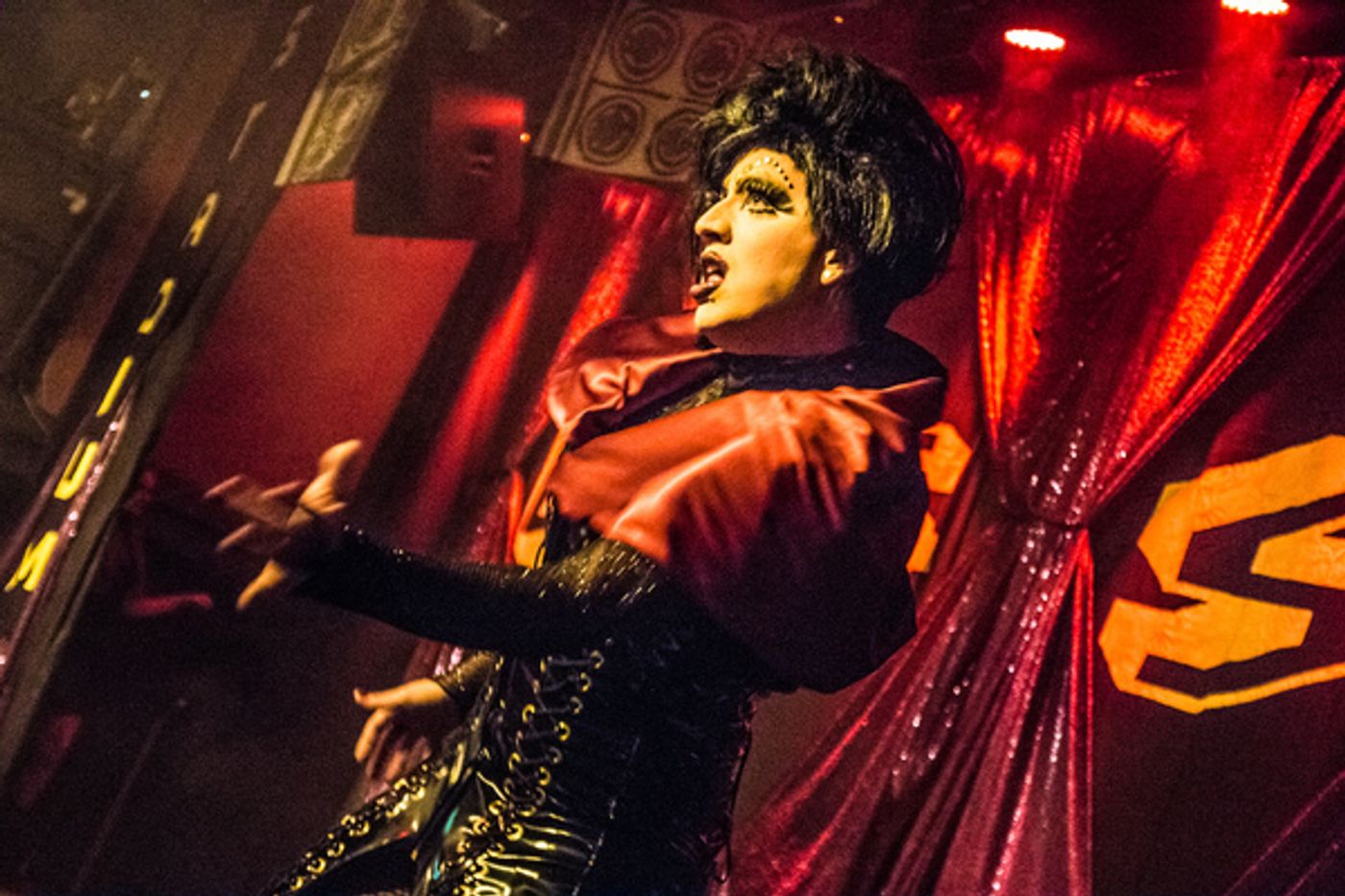 Photo Coverage: Inside Stadium Virginium V – GENERATION WEST Photo Coverage: Inside Stadium Virginium V – GENERATION WEST Image