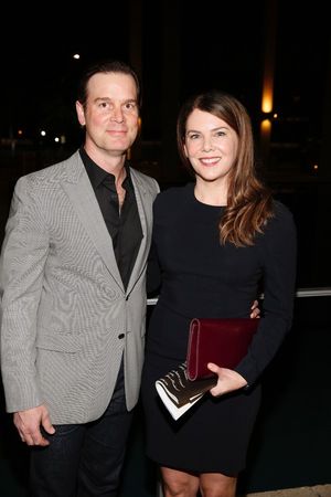 Actors Peter Krause and Lauren Graham Photo