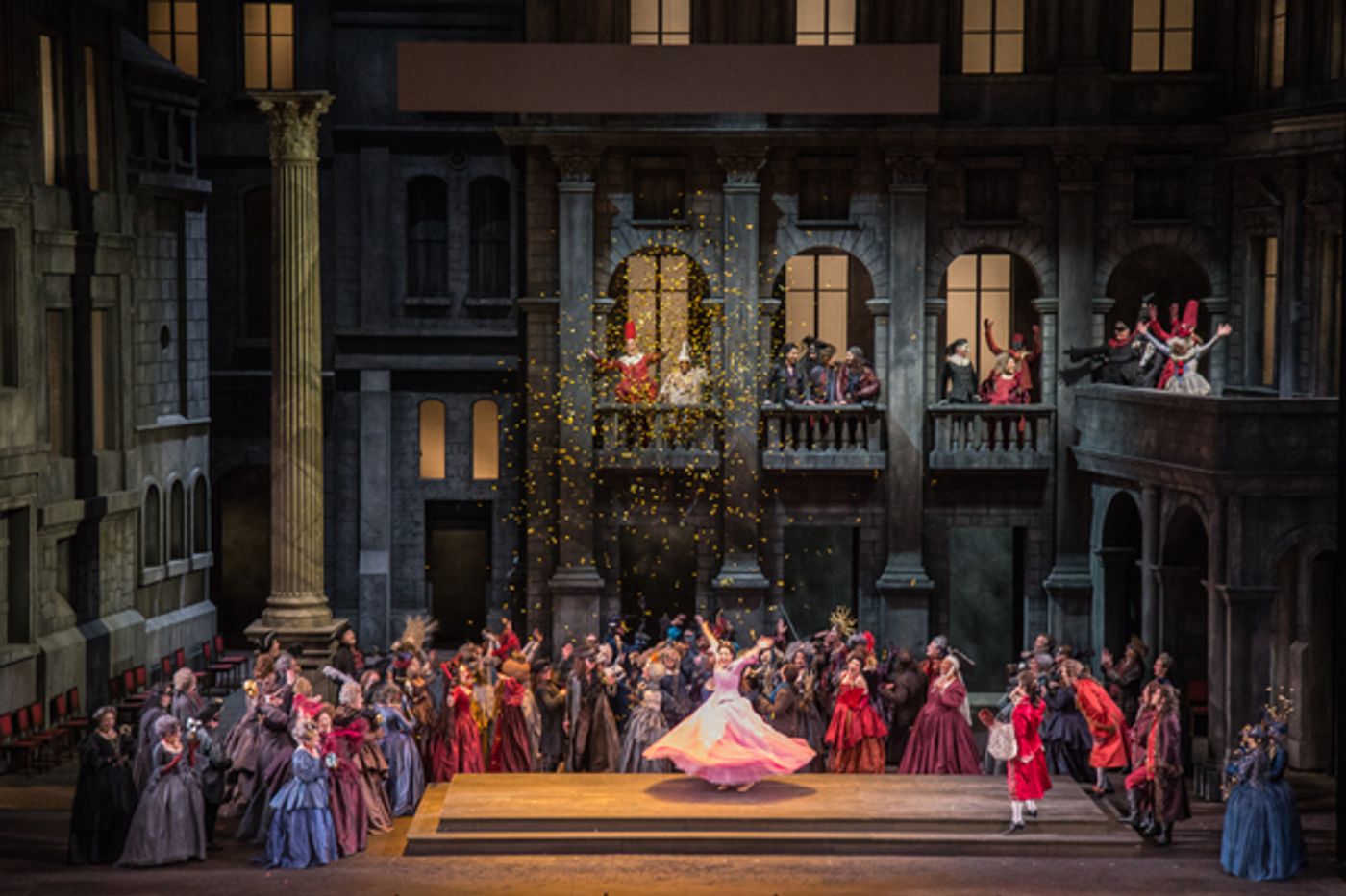 Photo Flash: First Look at Lyric Opera of Chicago's ROMEO AND JULIET, Helmed by Bartlett Sher  Image