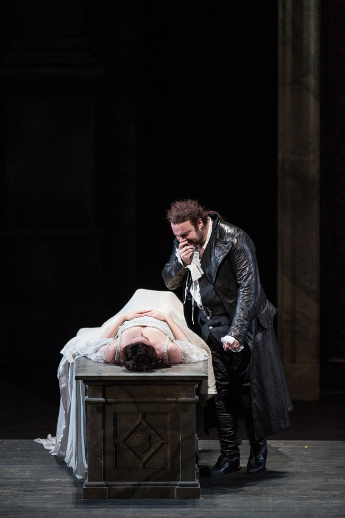 Photo Flash: First Look at Lyric Opera of Chicago's ROMEO AND JULIET, Helmed by Bartlett Sher  Image