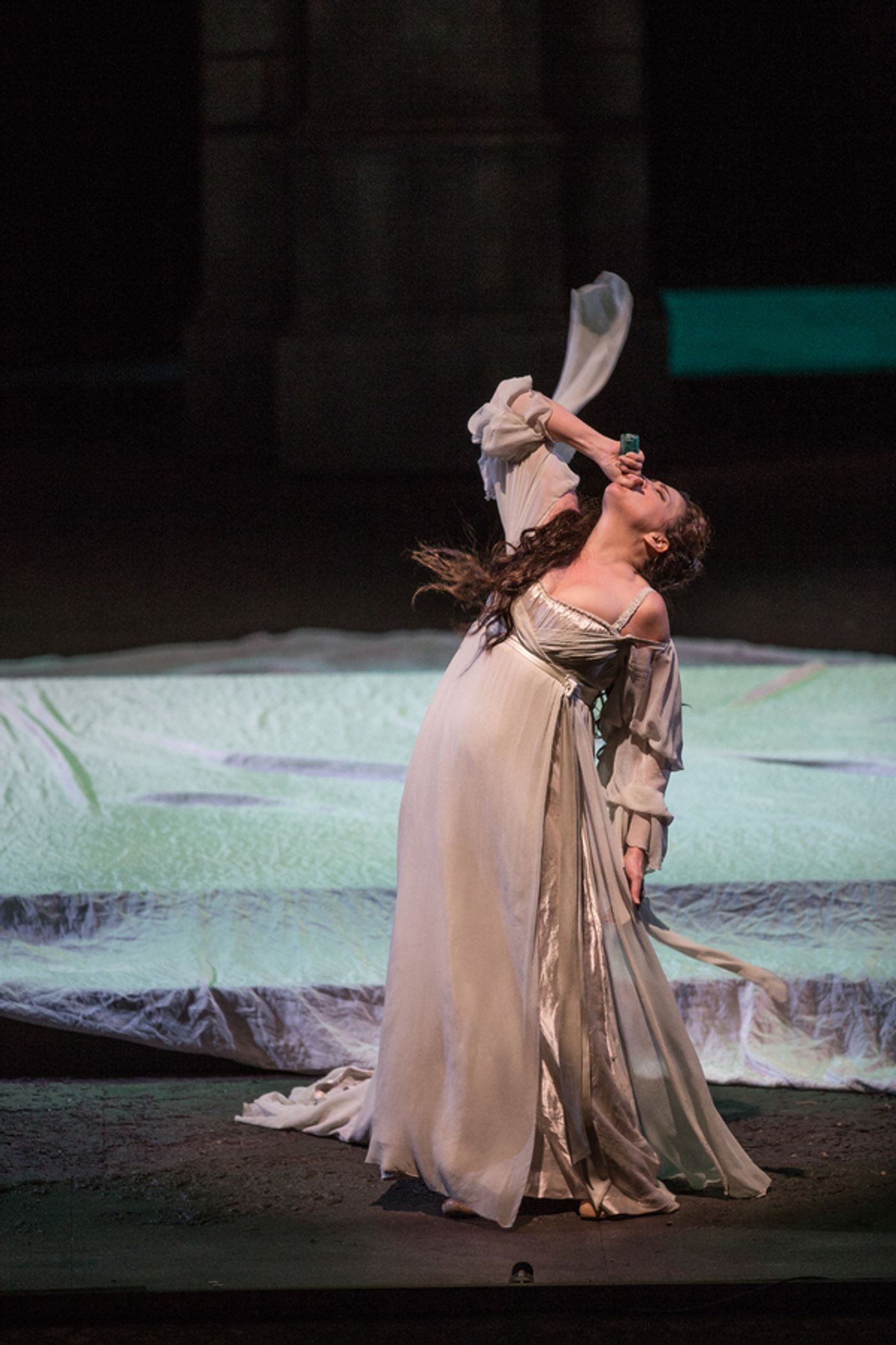 Photo Flash: First Look at Lyric Opera of Chicago's ROMEO AND JULIET, Helmed by Bartlett Sher  Image
