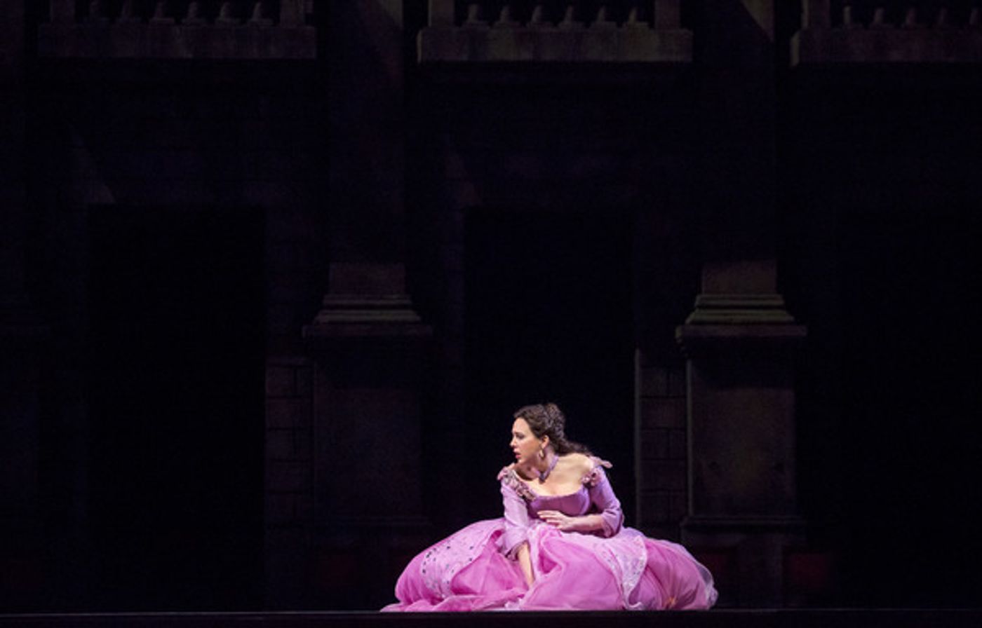 Photo Flash: First Look at Lyric Opera of Chicago's ROMEO AND JULIET, Helmed by Bartlett Sher  Image