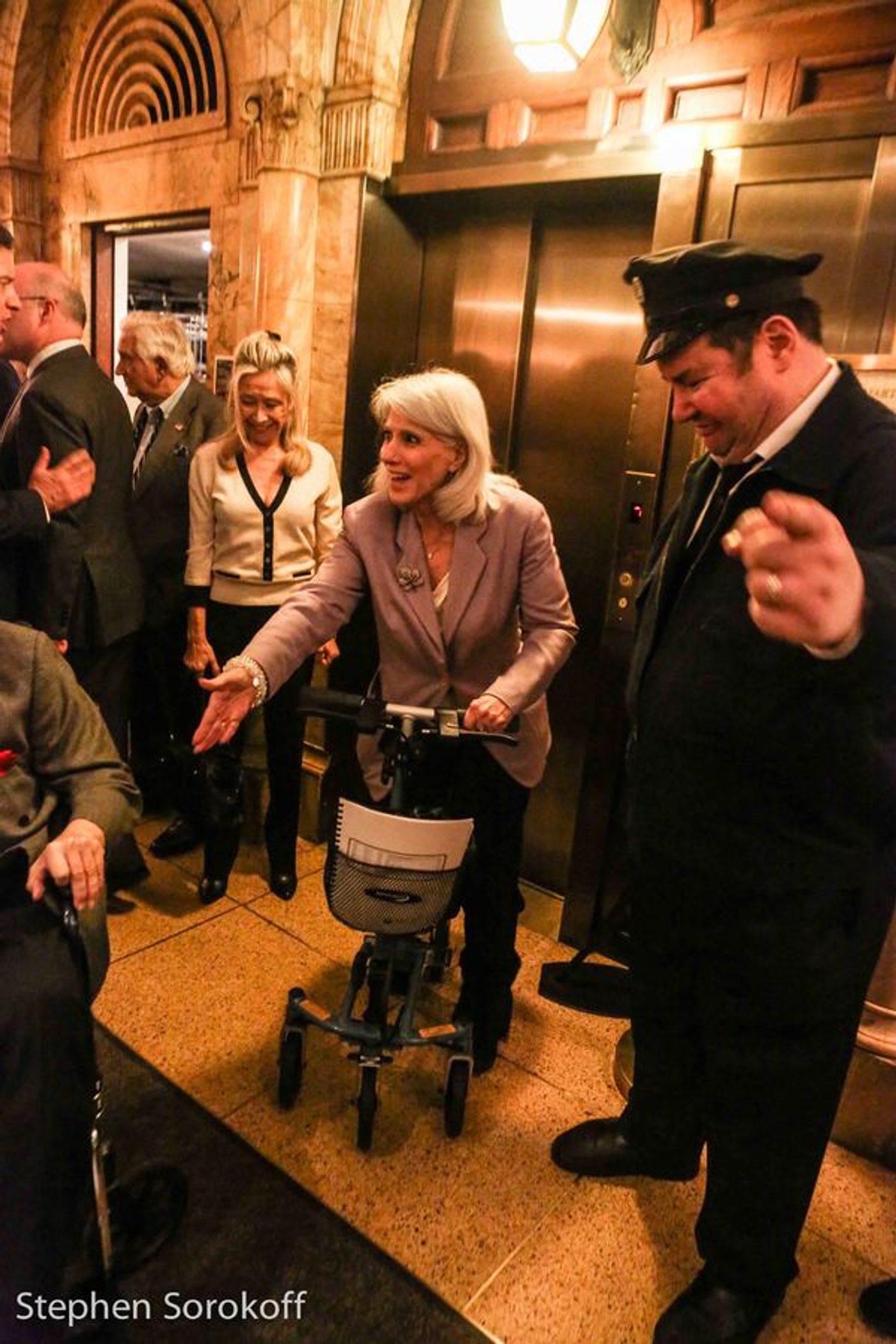 Photo Coverage: Inside Comedy Night At The Friars Club  Image