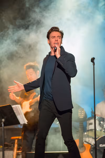 Erich Bergen Photo