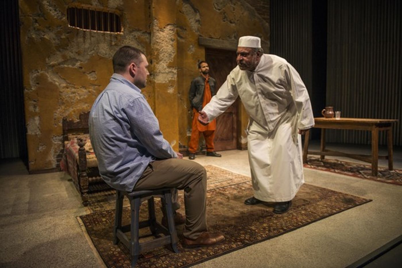 Photo Flash: First Look at Milwaukee Rep's THE INVISIBLE HAND  Image