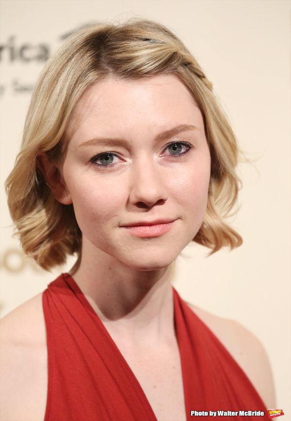 Valorie Curry Photo