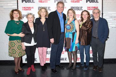 Amy Warren, Roberta Maxwell, Meg Gibson, Jay O. Sanders, Lynn Hawley, Maryann Plunket Photo