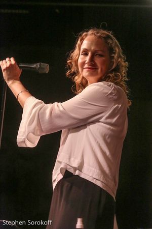 Joan Osborne @ BroadwayWorld Joan Osborne Photo