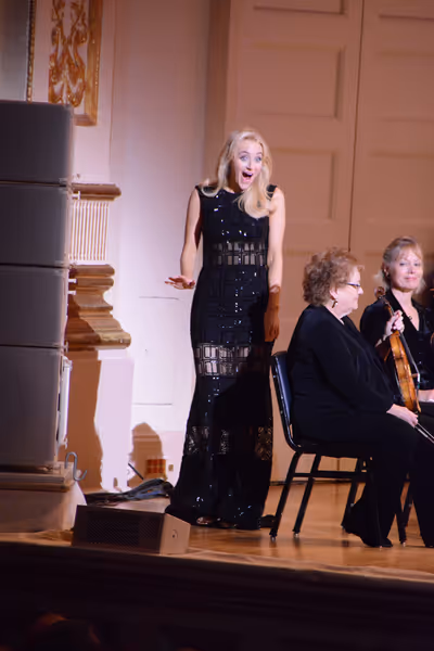 Betsy Wolfe Photo