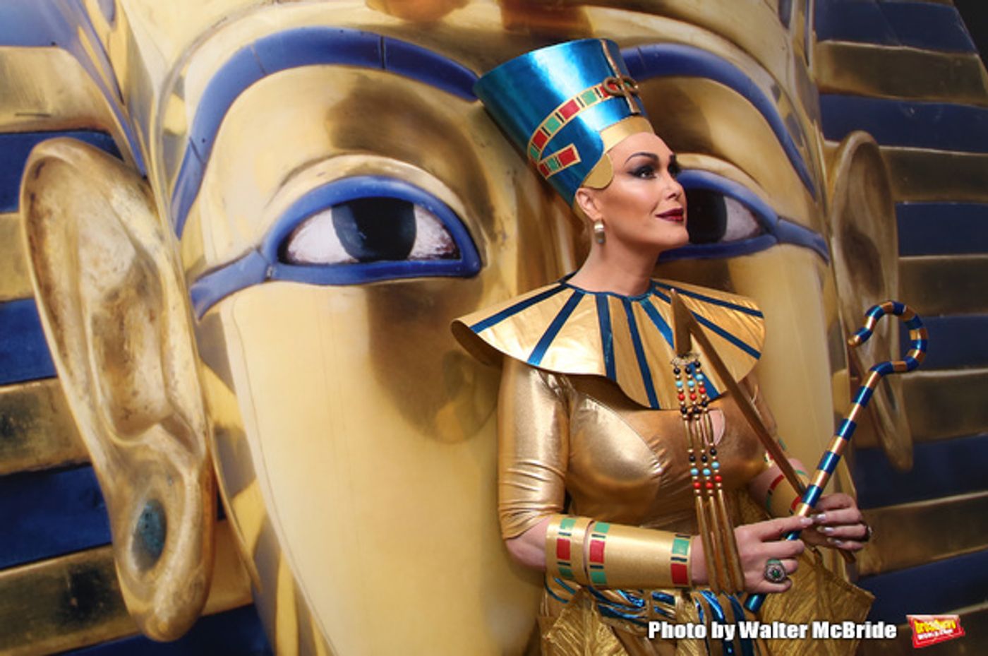 Photo Coverage: Gloria Gray Visits 'The Discovery of King Tut'  Image