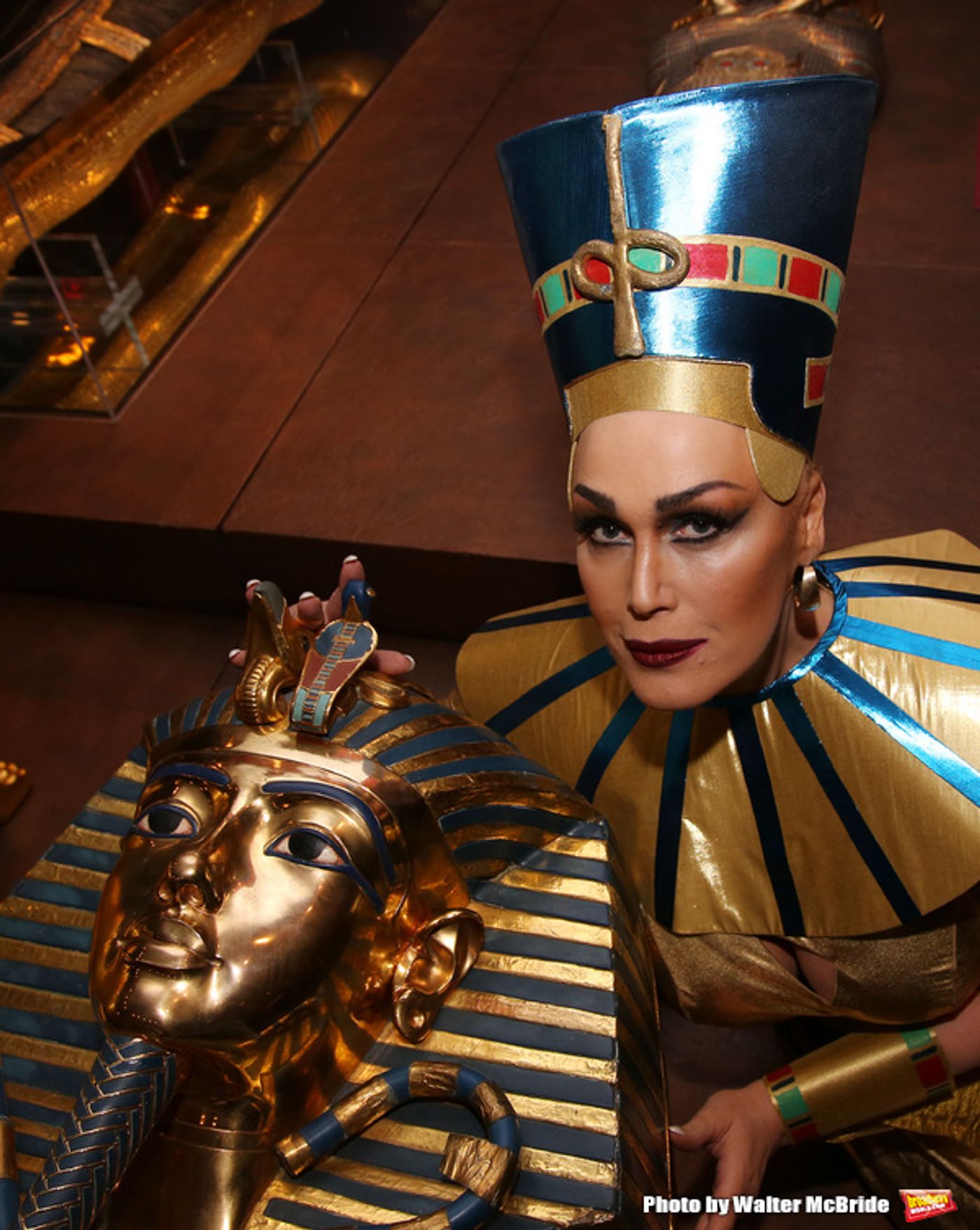 Photo Coverage: Gloria Gray Visits 'The Discovery of King Tut'  Image