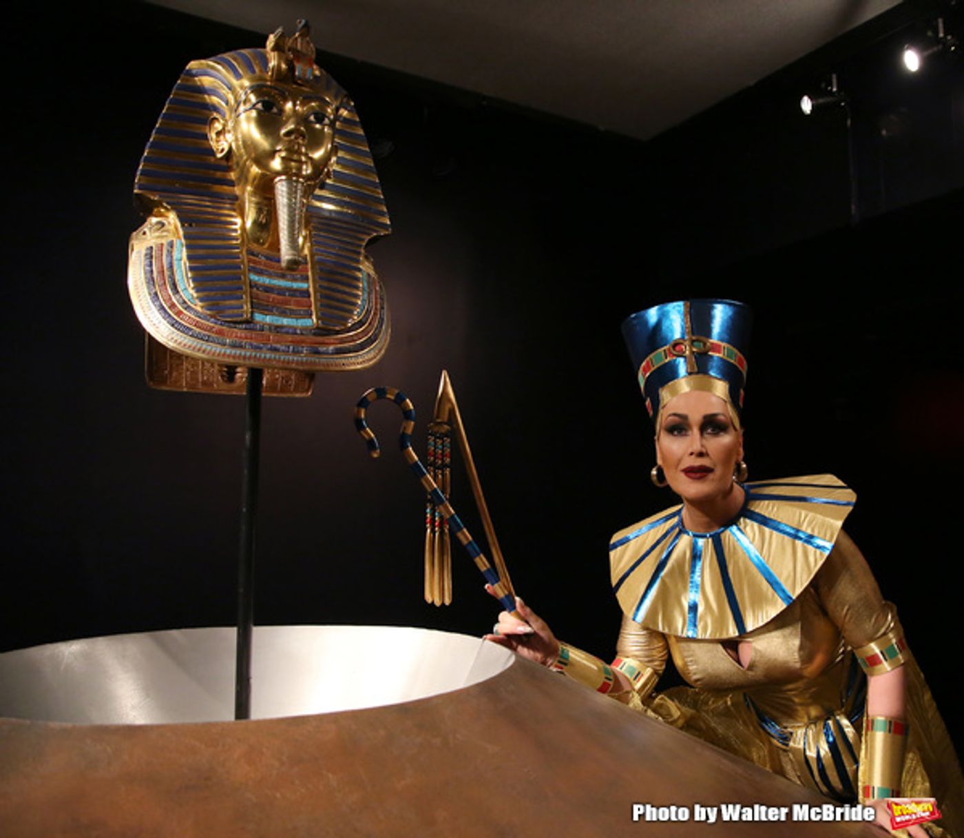 Photo Coverage: Gloria Gray Visits 'The Discovery of King Tut'  Image