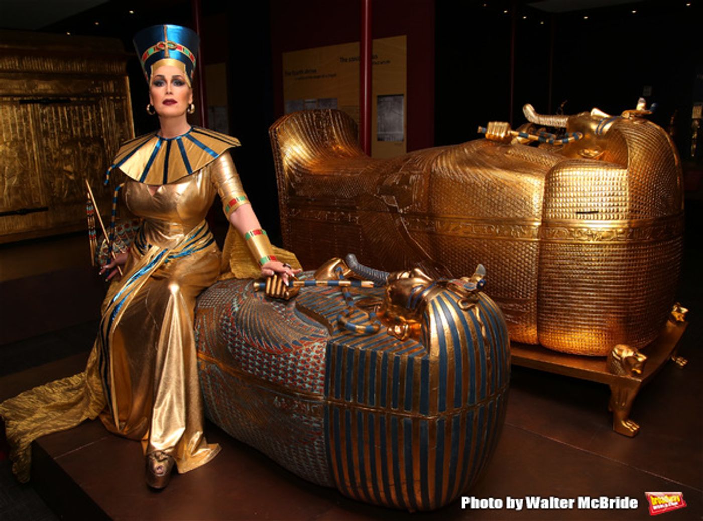 Photo Coverage: Gloria Gray Visits 'The Discovery of King Tut'  Image