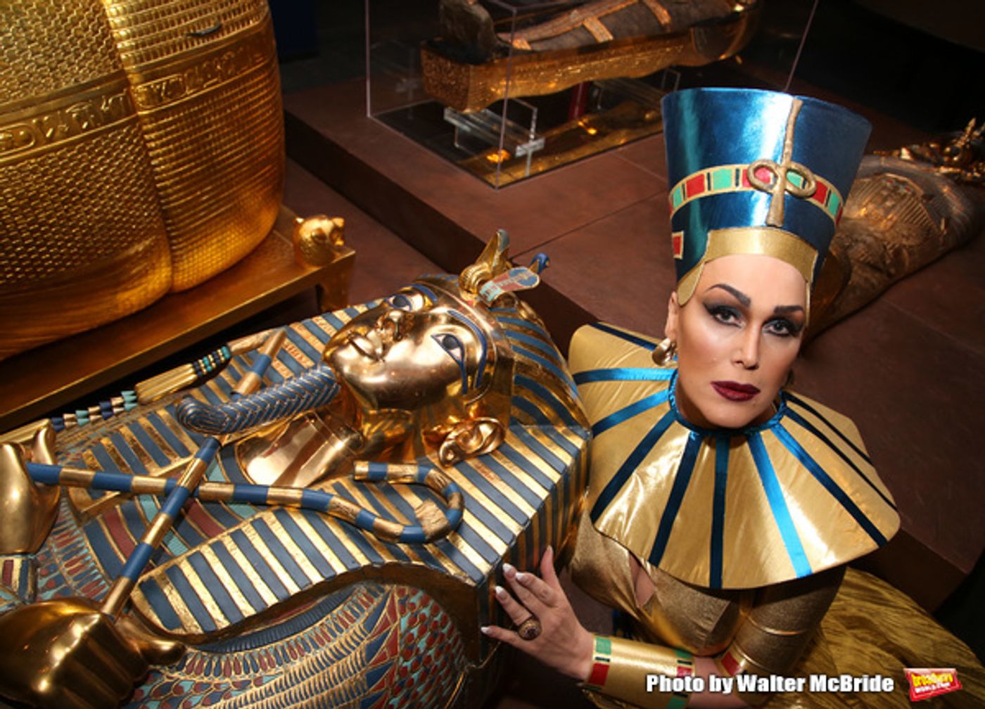 Photo Coverage: Gloria Gray Visits 'The Discovery of King Tut'  Image