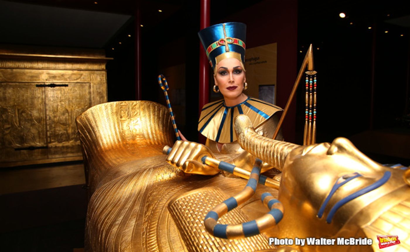 Photo Coverage: Gloria Gray Visits 'The Discovery of King Tut'  Image