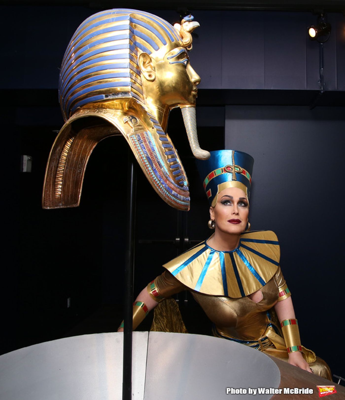 Photo Coverage: Gloria Gray Visits 'The Discovery of King Tut'  Image