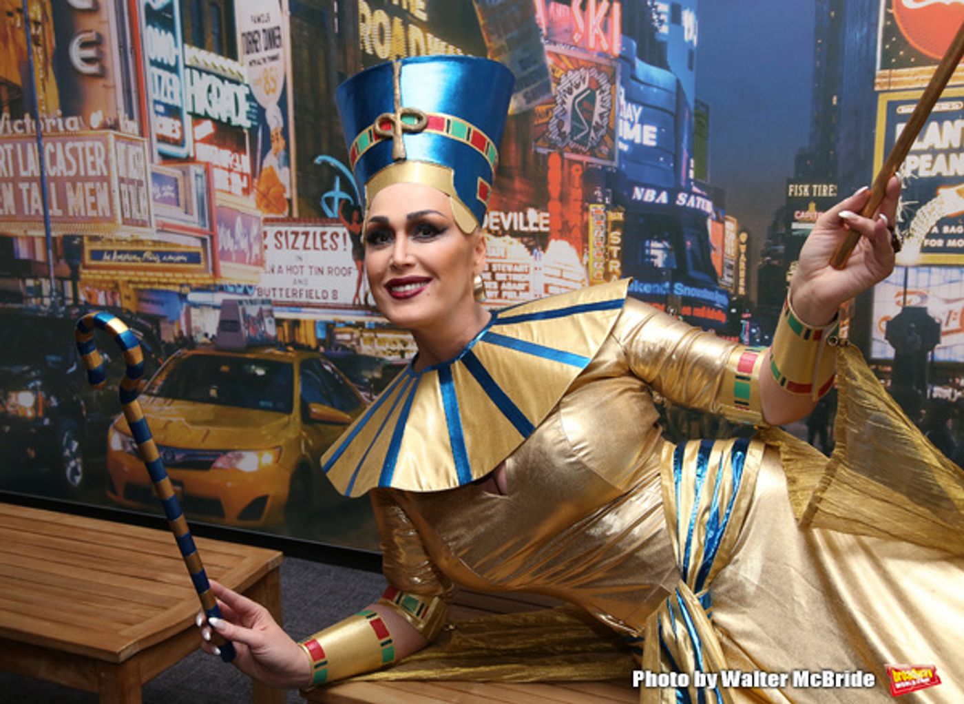 Photo Coverage: Gloria Gray Visits 'The Discovery of King Tut'  Image