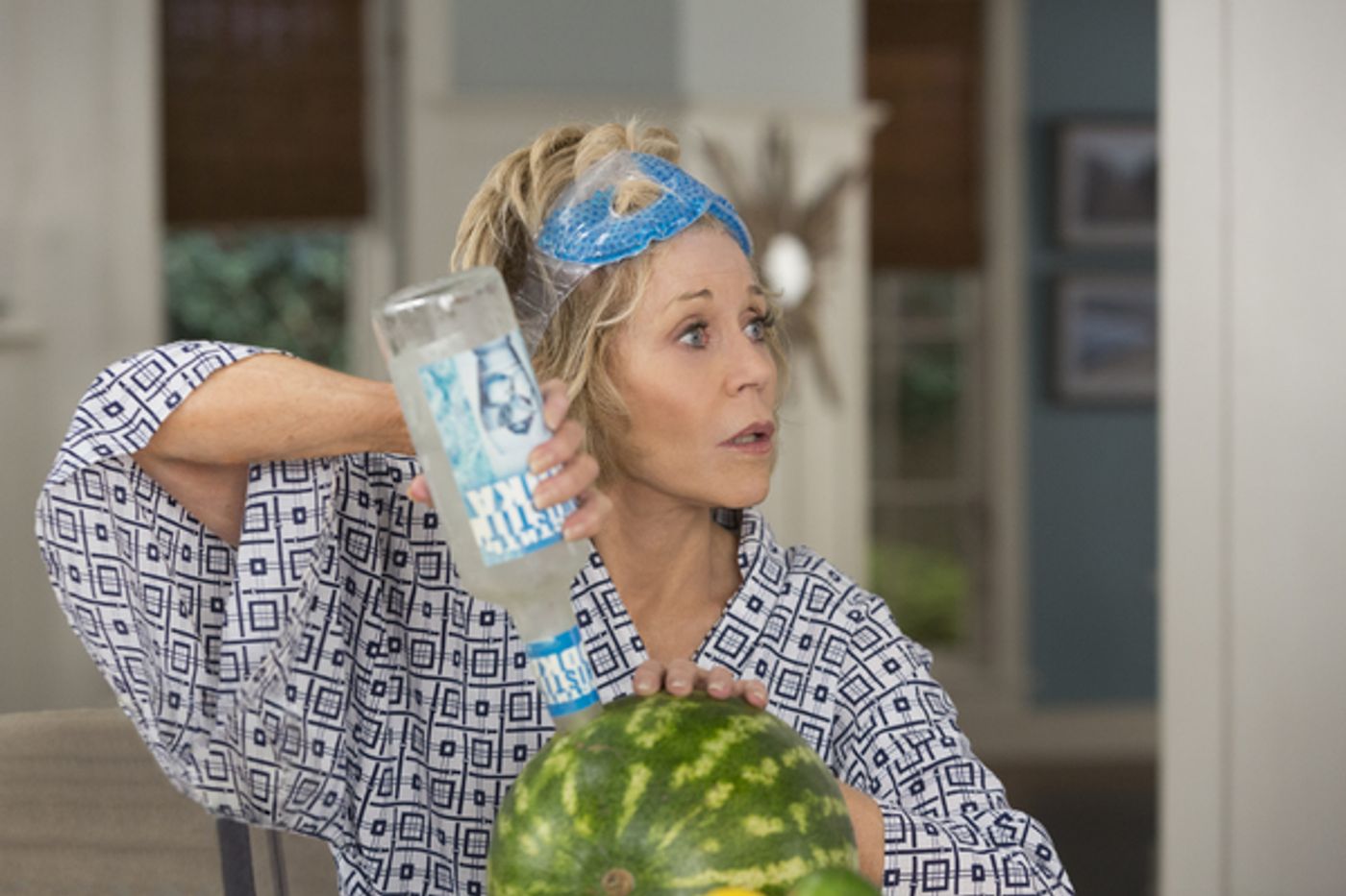 Photo Flash: Netflix Releases First Look Photos for Season 2 of GRACE AND FRANKIE Photo Flash: Netflix Releases First Look Photos for Season 2 of GRACE AND FRANKIE Image