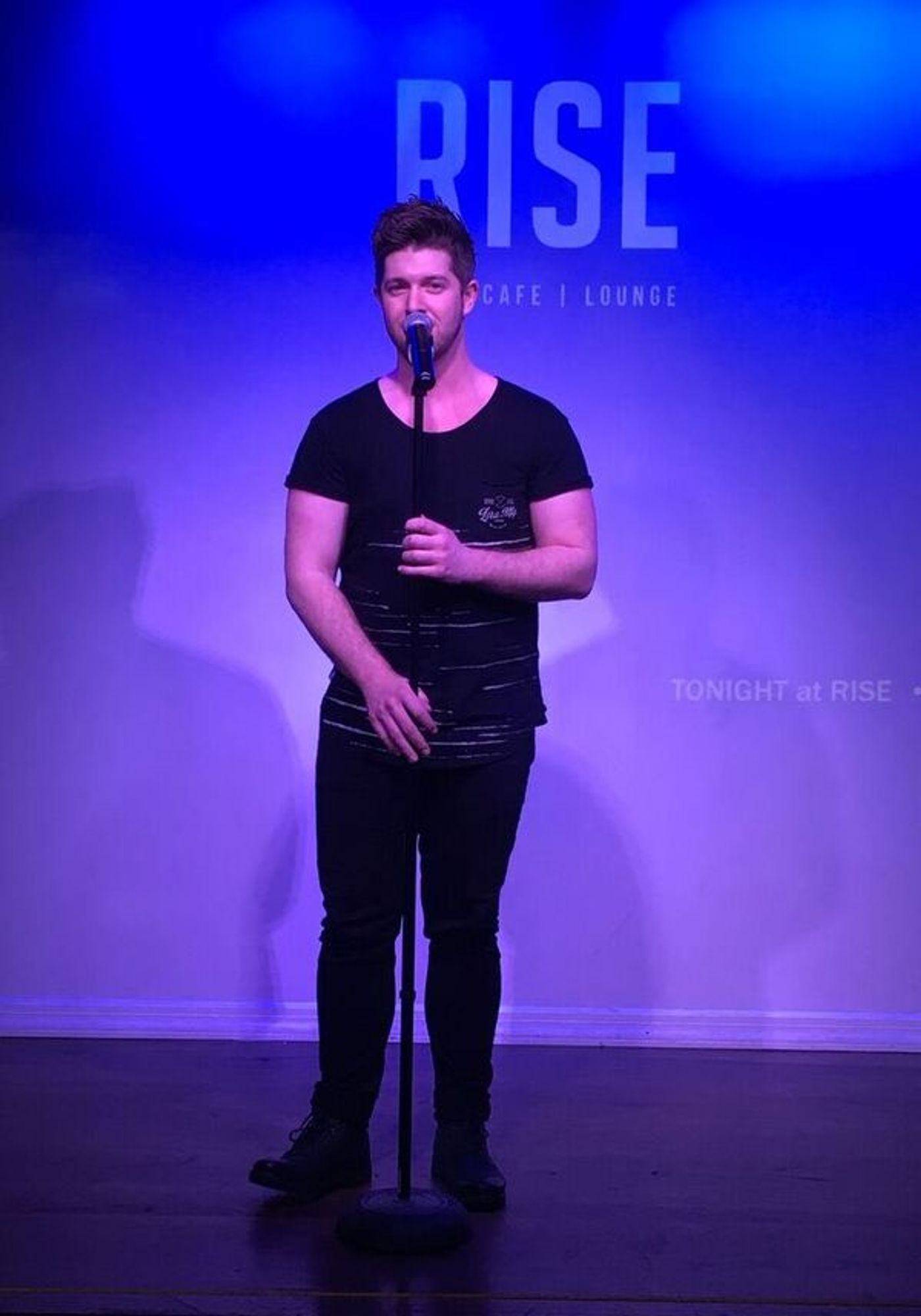 Photo Flash: Eric Krop Performs at Rise Bar  Image