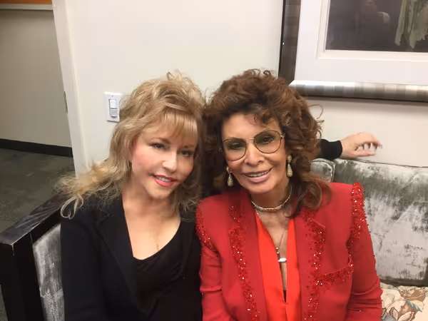 RITA McKENZIE, SOPHIA LOREN Photo