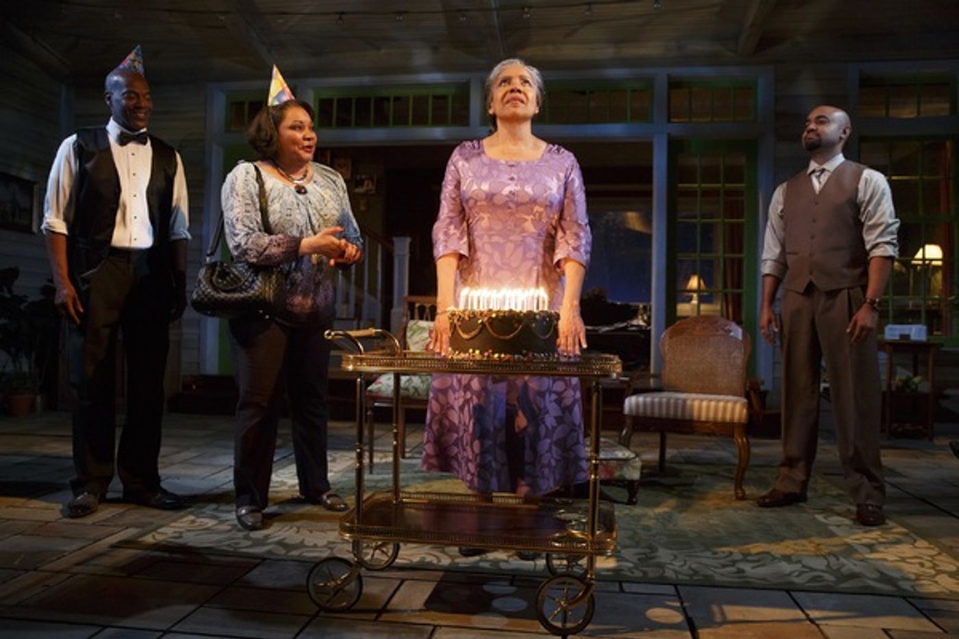 Photo Flash: First Look at Phylicia Rashad, Robert Joy & More in HEAD OF PASSES at The Public  Image