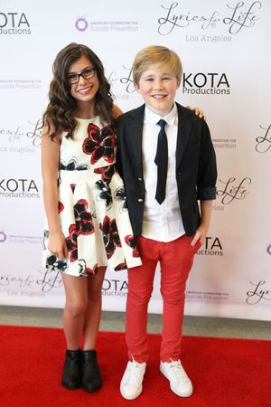 Co-Hosts Madisyn Shipman, Casey Simpson @ BroadwayWorld Co-Hosts Madisyn Shipman, Casey Simpson Photo