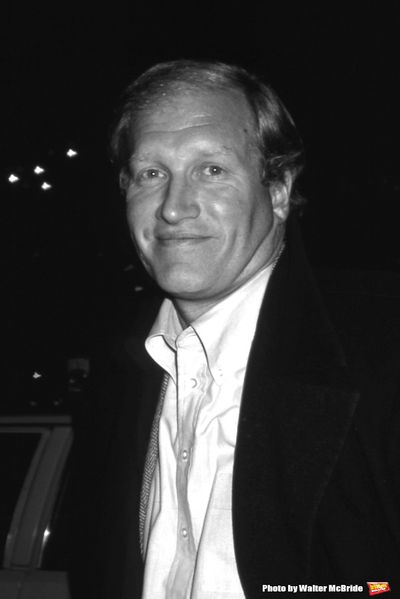 Ken Howard attends a play on February 8, 1982 in New York City. Photo