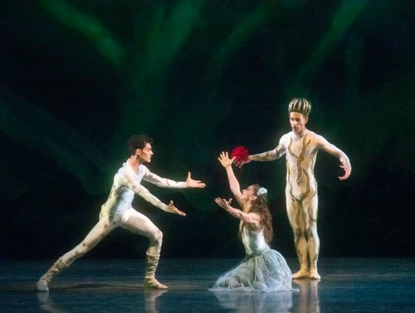 Photo Flash: MCB's A MIDSUMMER NIGHT'S DREAM Features Michele Oka Doner's Ocean-Inspired Costumes  Image