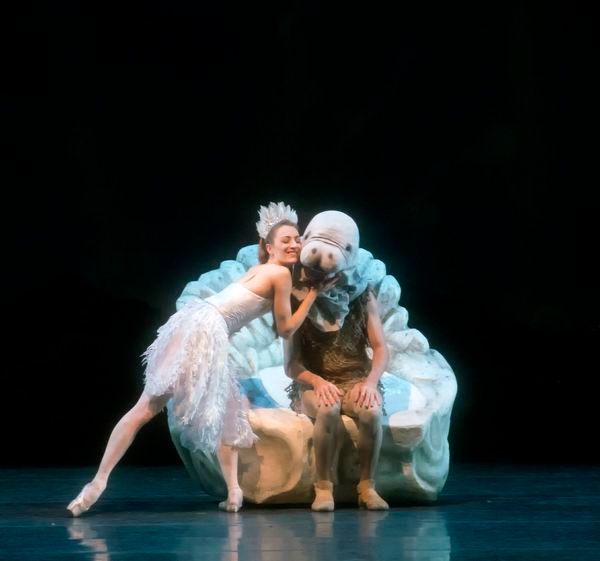 Photo Flash: MCB's A MIDSUMMER NIGHT'S DREAM Features Michele Oka Doner's Ocean-Inspired Costumes  Image