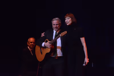Sean Harkness and Karen Akers Photo