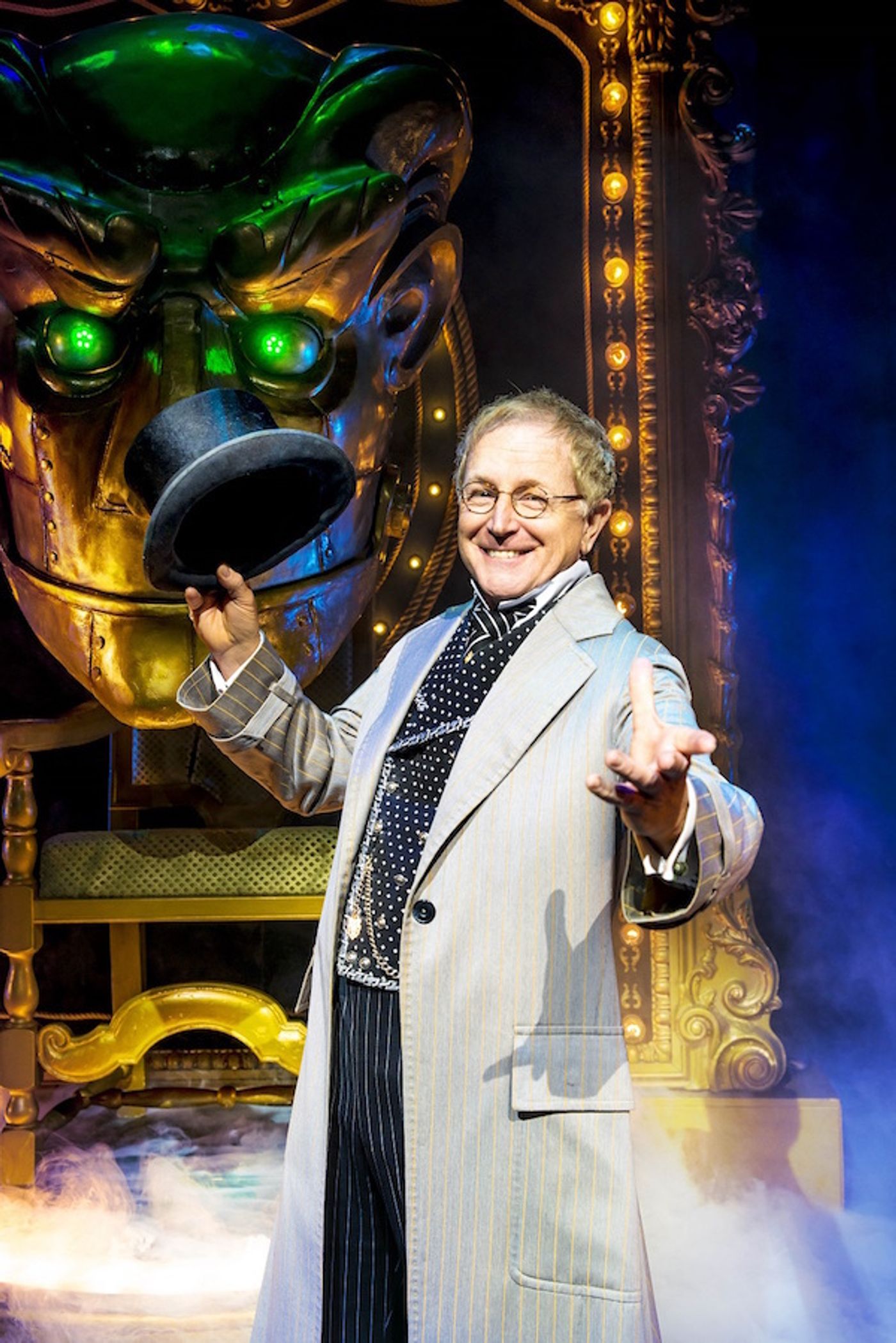 Photo Flash: First Look at Mark Curry as The Wizard in the West End's WICKED  Image