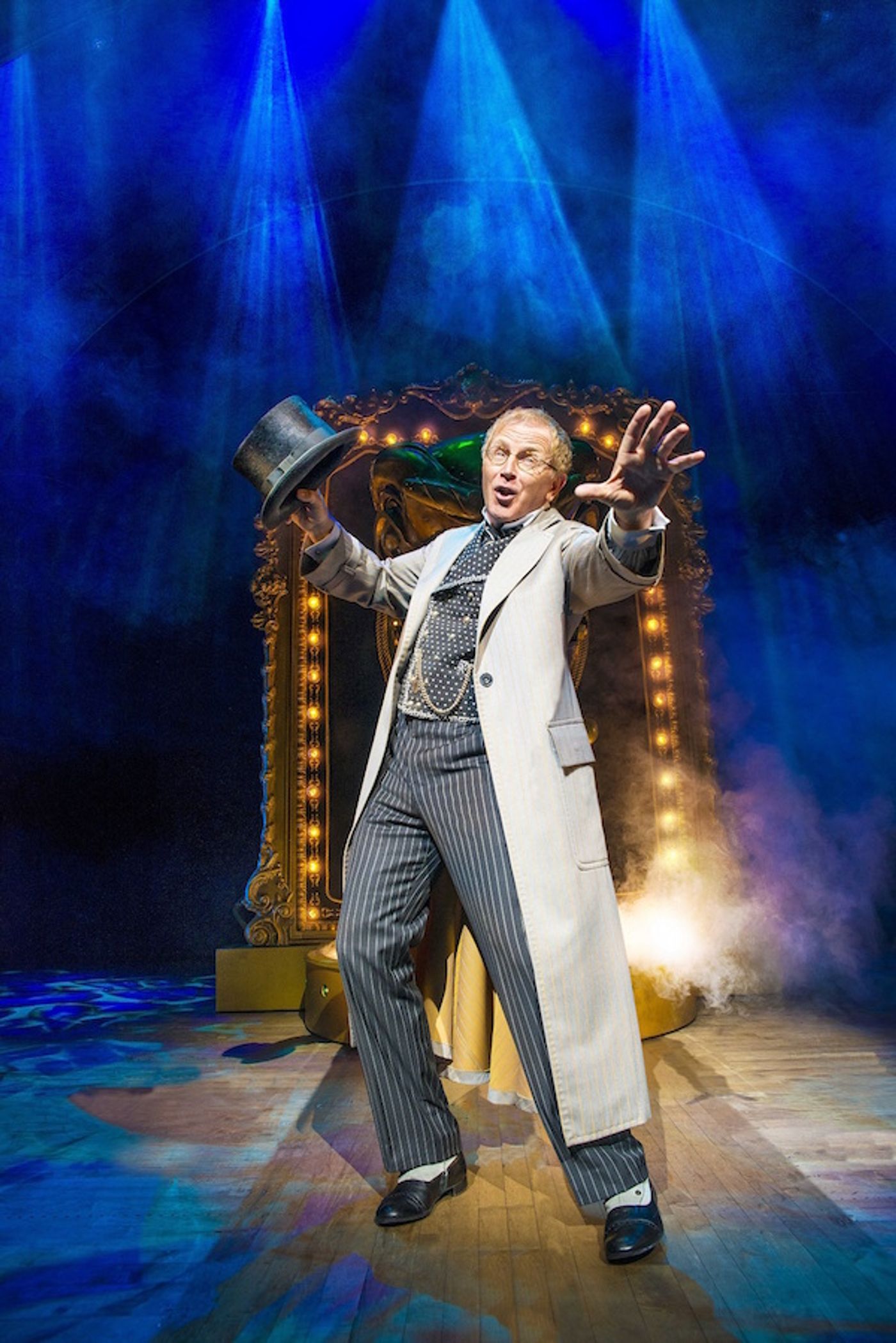 Photo Flash: First Look at Mark Curry as The Wizard in the West End's WICKED  Image